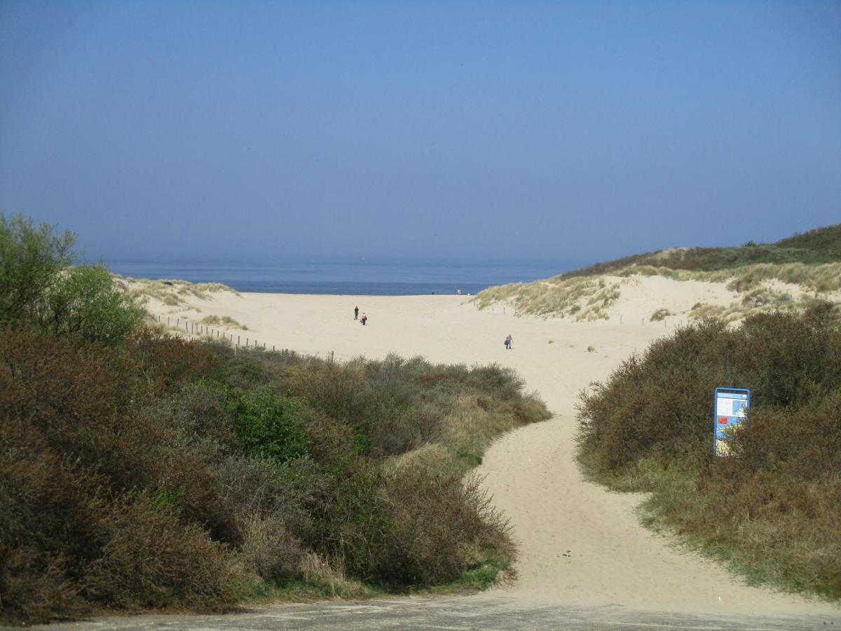 Vakantiehuisje Gelegen Op Een Kattensprong Van Veerse Meer En Noordzee! Kamperland Exterior photo
